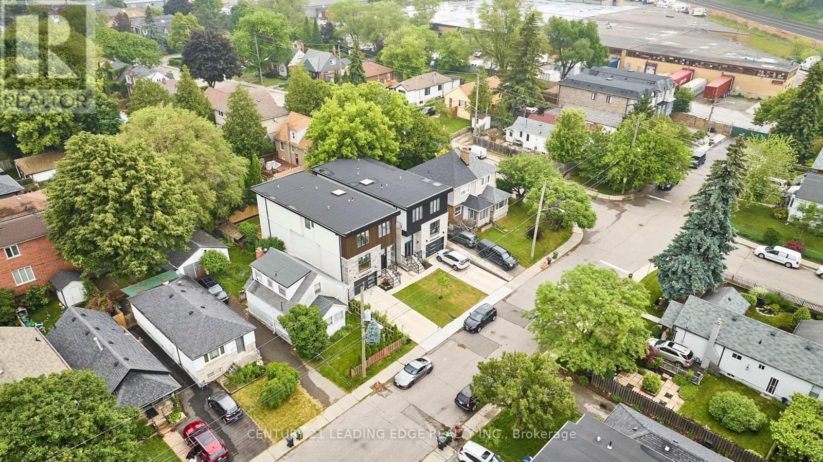 Single Family House for Sale in  A BUTTERWORTH AVENUE Toronto (Oakridge) 