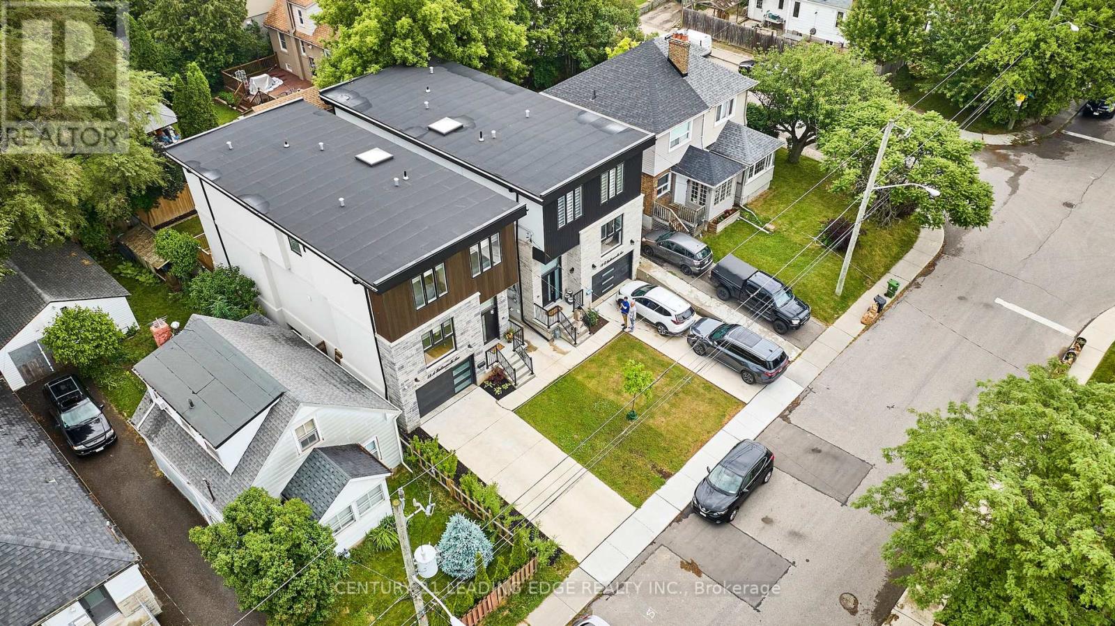 Single Family House for Sale in  A BUTTERWORTH AVENUE Toronto (Oakridge) 