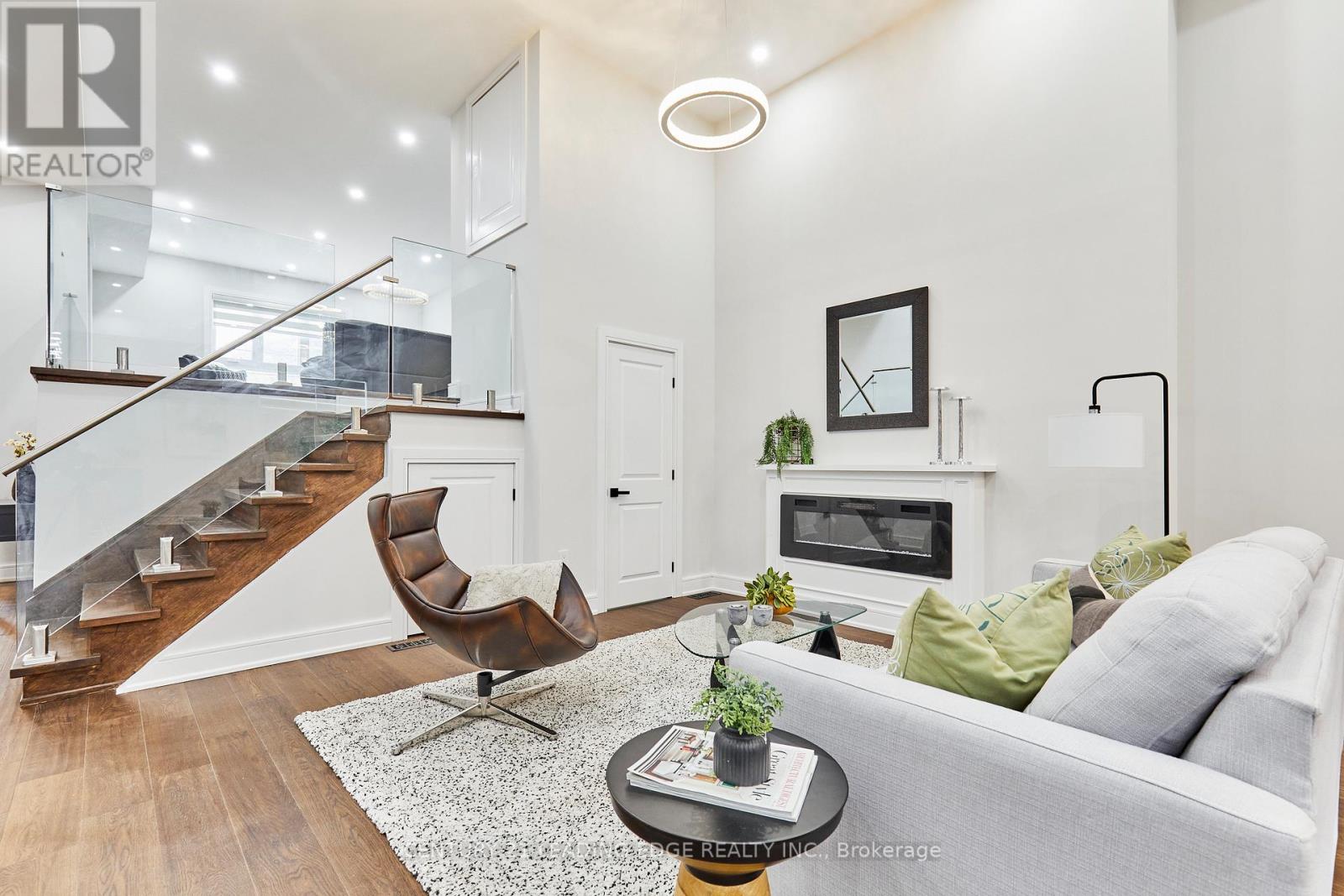 Single Family House for Sale in  A BUTTERWORTH AVENUE Toronto (Oakridge) 