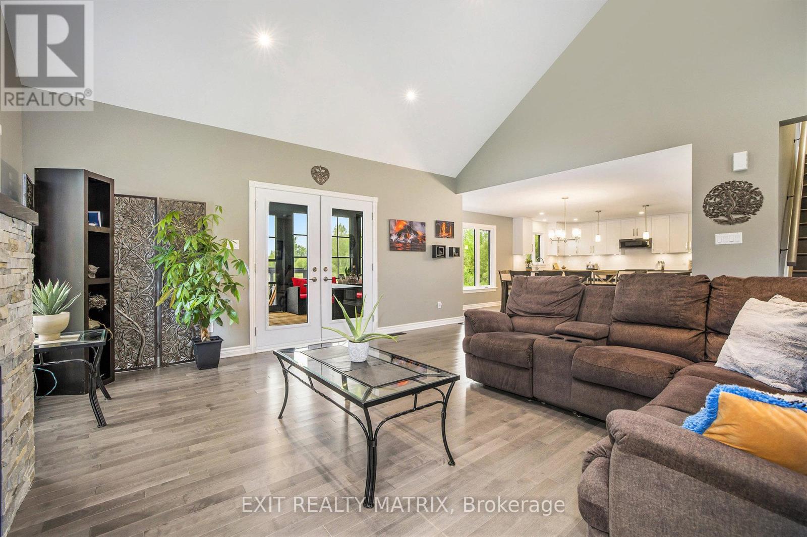 Photo 37 of 3253 Maisonneuve Road, Clarencerockland ON