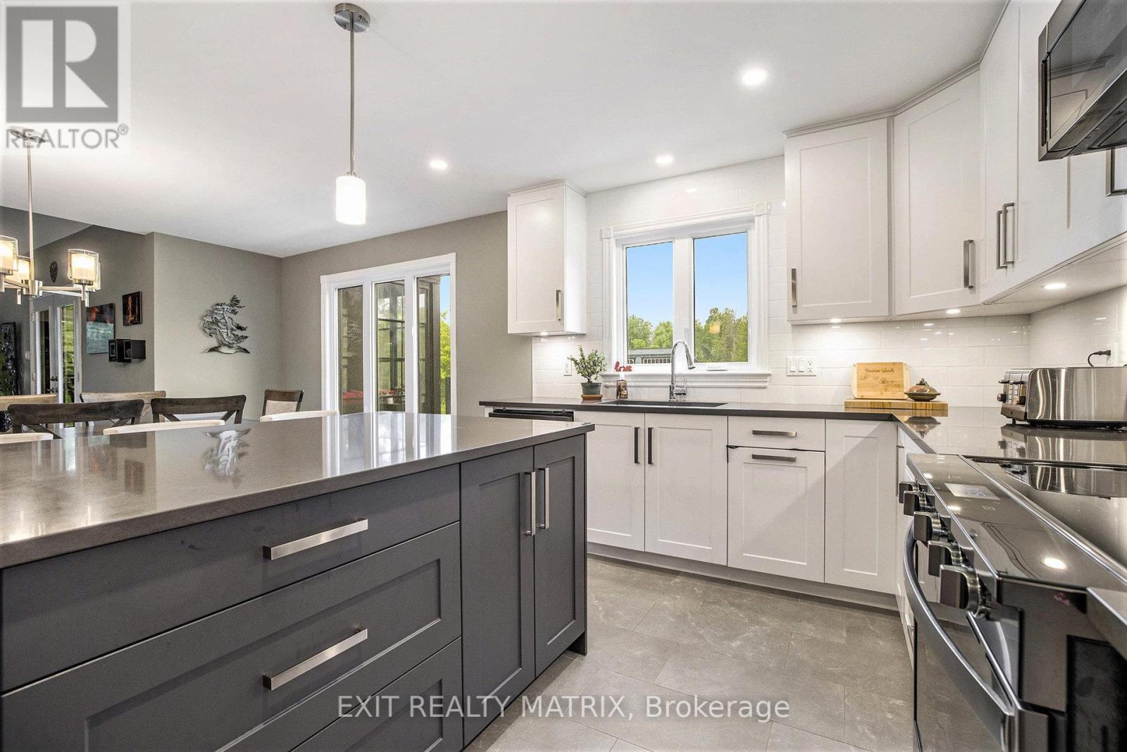 Photo 23 of 3253 Maisonneuve Road, Clarencerockland ON