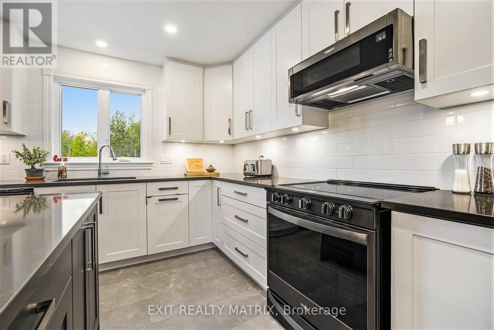 Photo 16 of 3253 Maisonneuve Road, Clarencerockland ON
