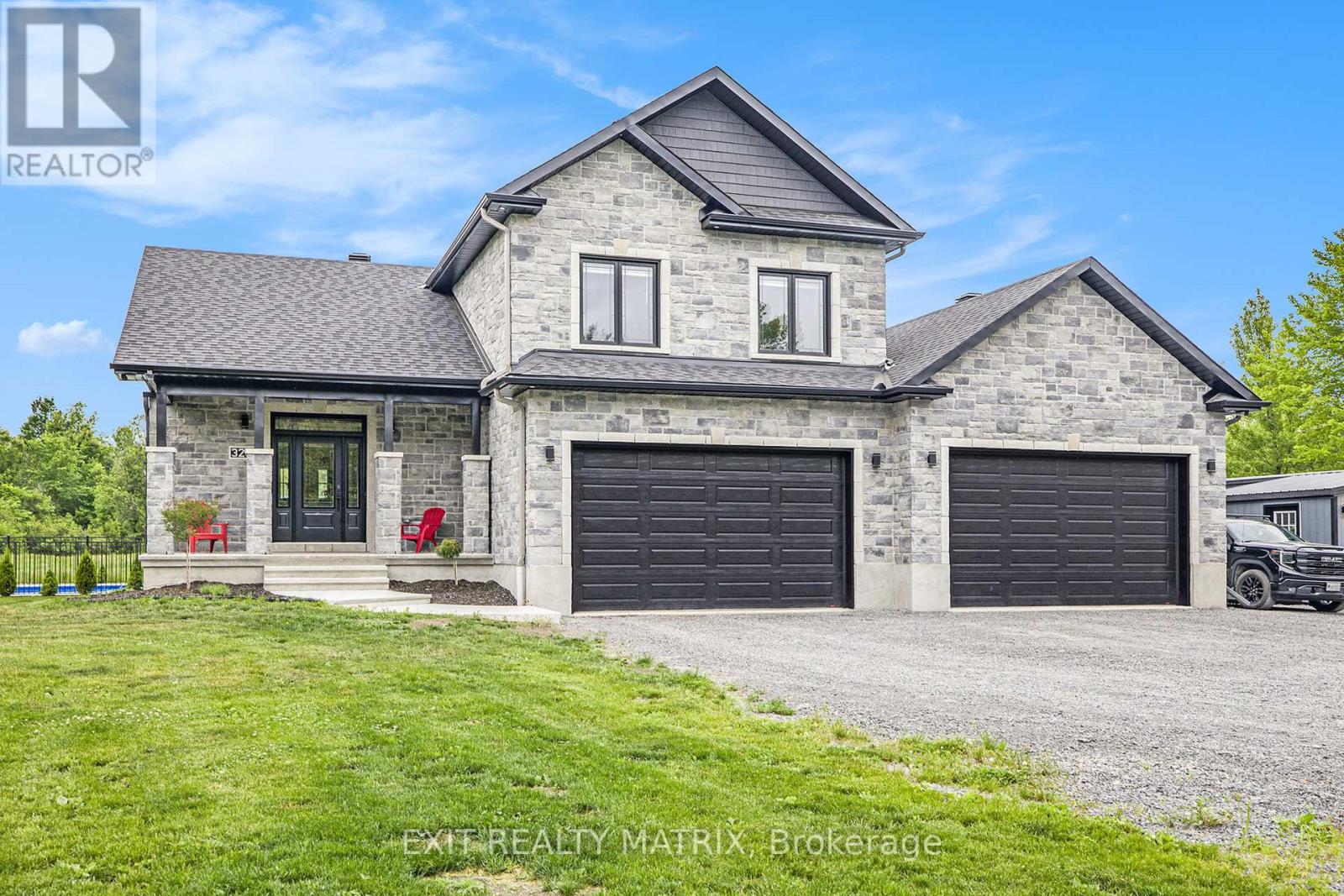 Photo 8 of 3253 Maisonneuve Road, Clarencerockland ON