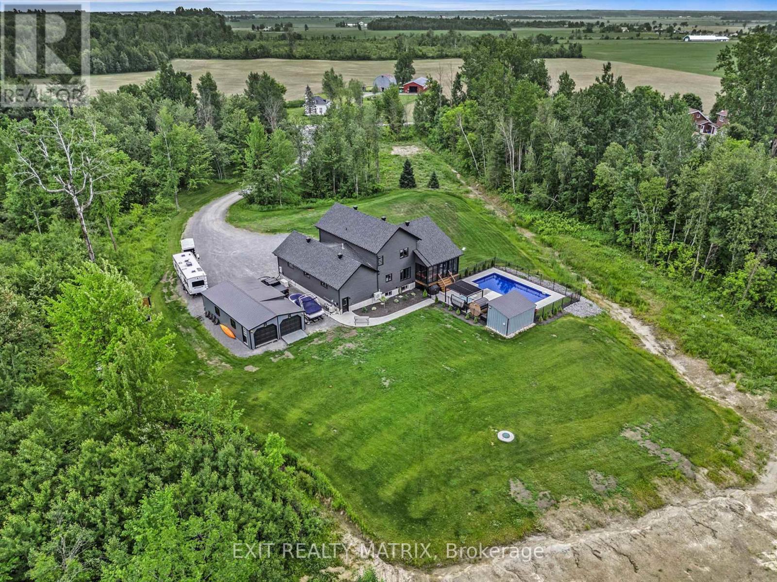 Photo 38 of 3253 Maisonneuve Road, Clarencerockland ON