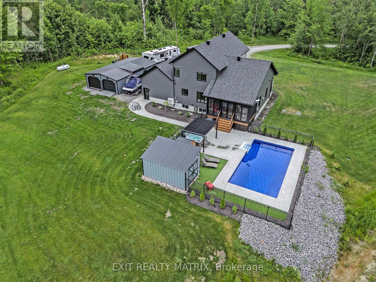 Photo 12 of 3253 Maisonneuve Road, Clarencerockland ON