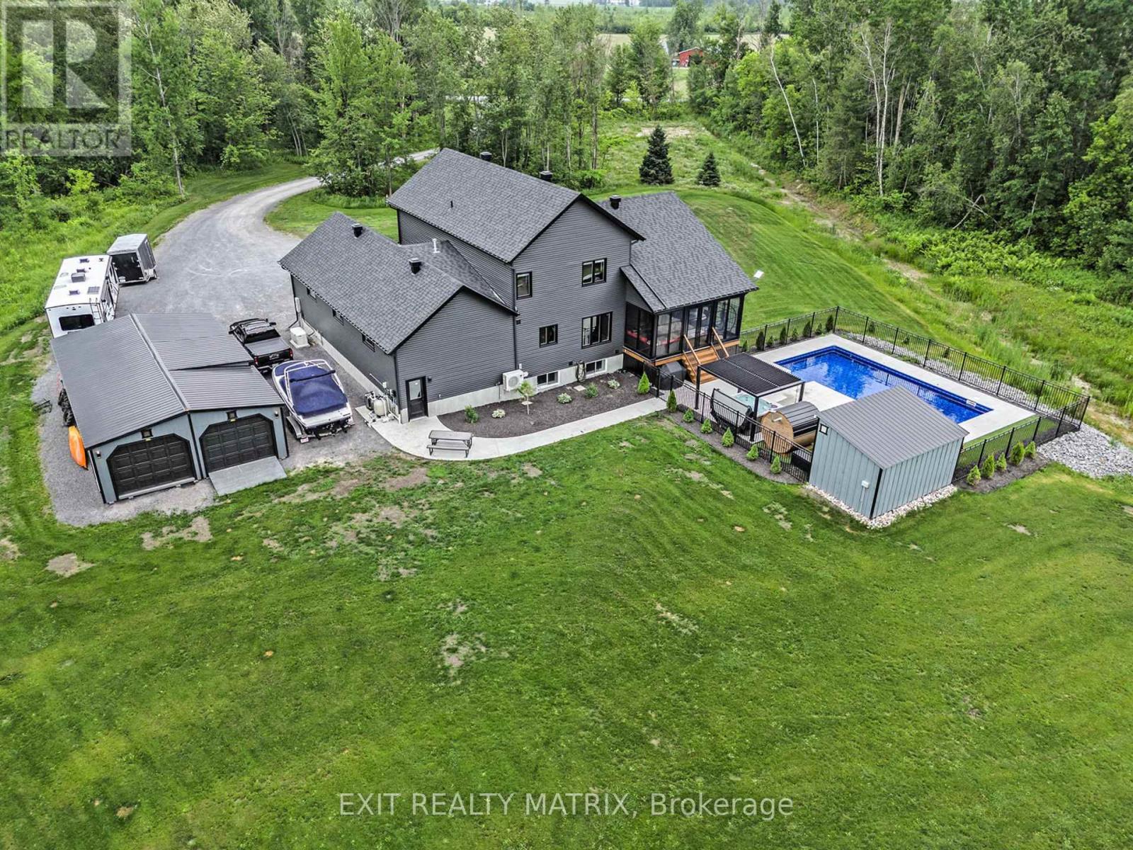 Photo 33 of 3253 Maisonneuve Road, Clarencerockland ON