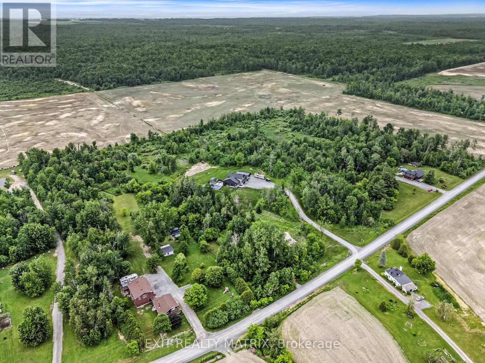 Photo 32 of 3253 Maisonneuve Road, Clarencerockland ON