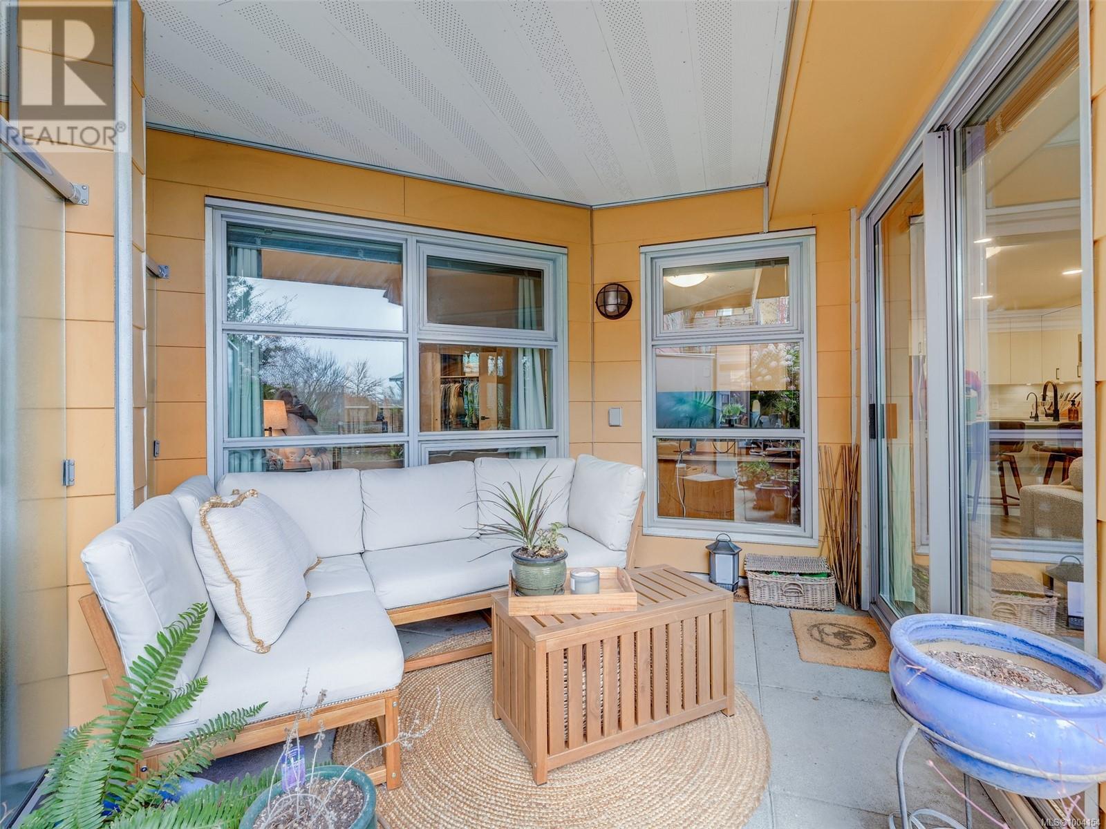 Photo 4 of 108 797 Tyee Rd, Victoria BC