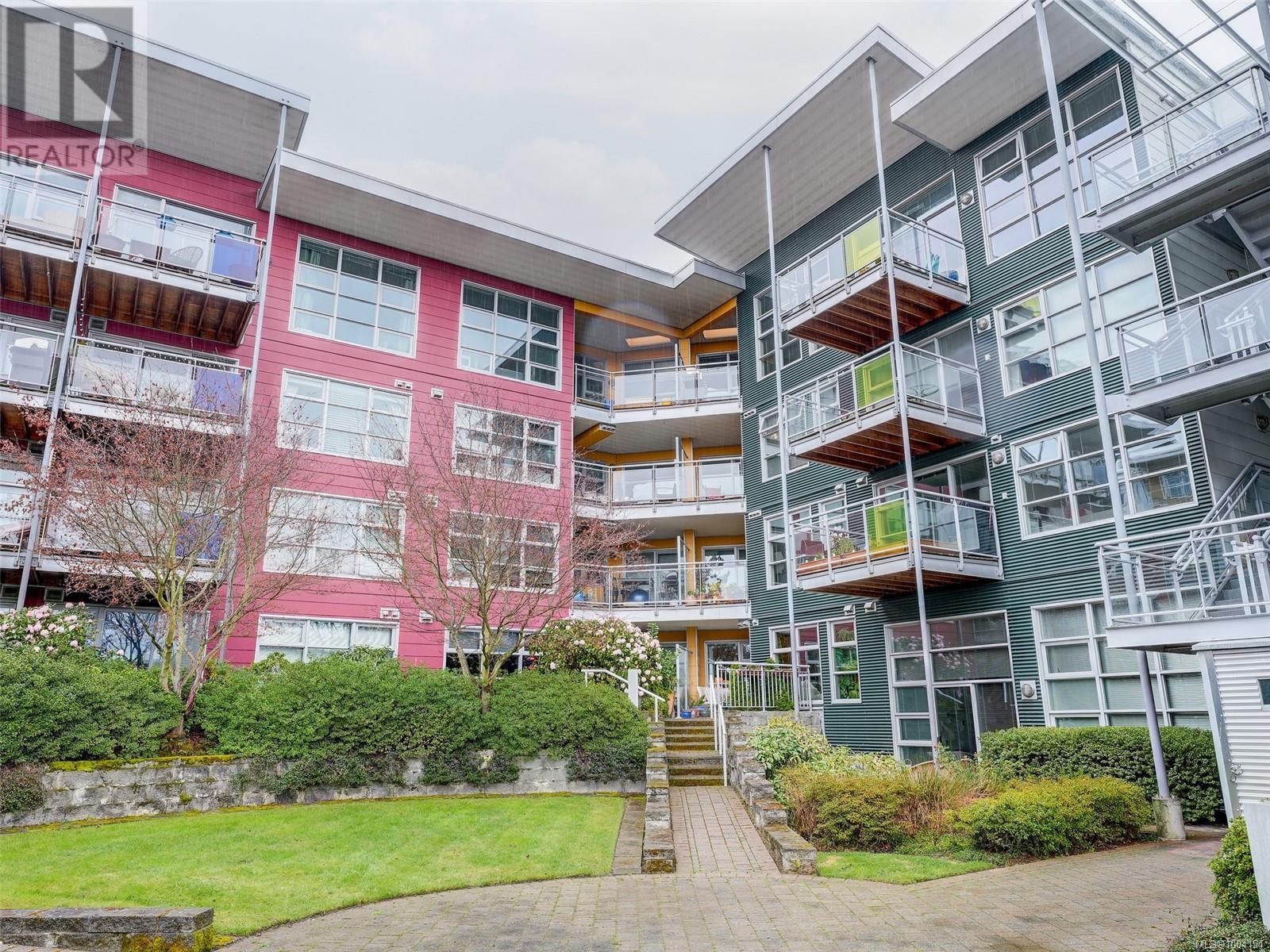 Photo 5 of 108 797 Tyee Rd, Victoria BC