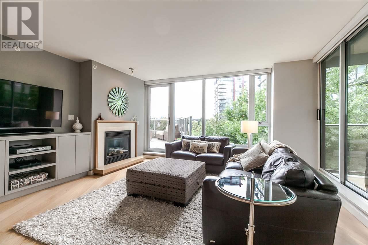 Photo 13 of 305 8 Smithe Mews, Vancouver BC
