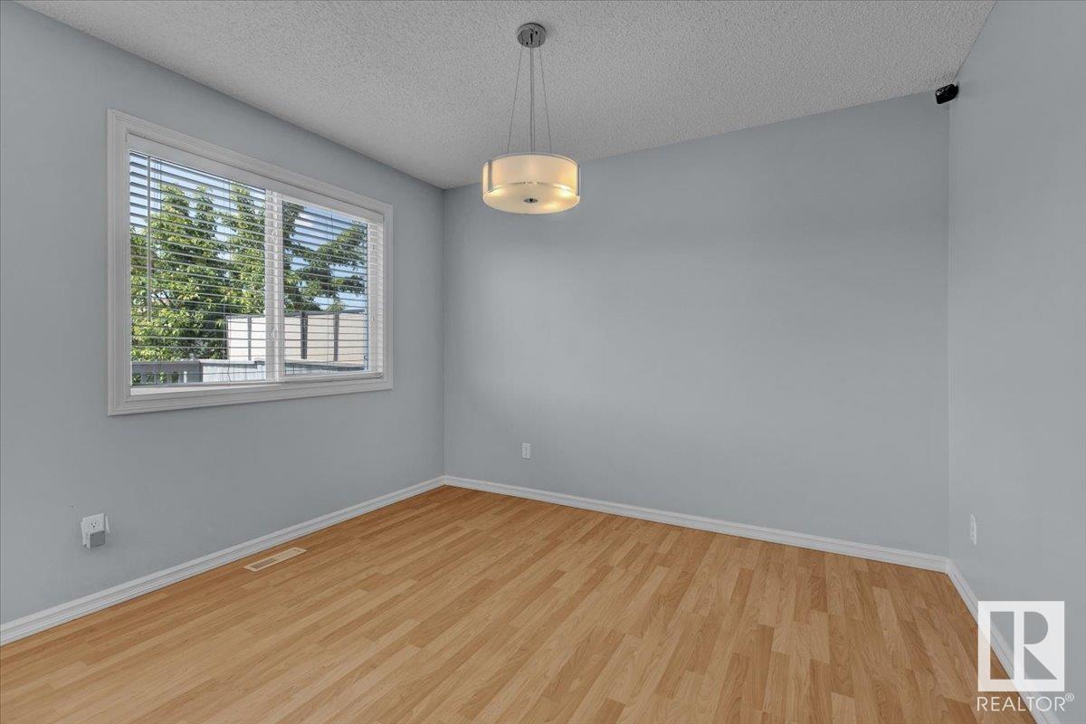 Photo 17 of 8647 173 Av Nw, Edmonton AB