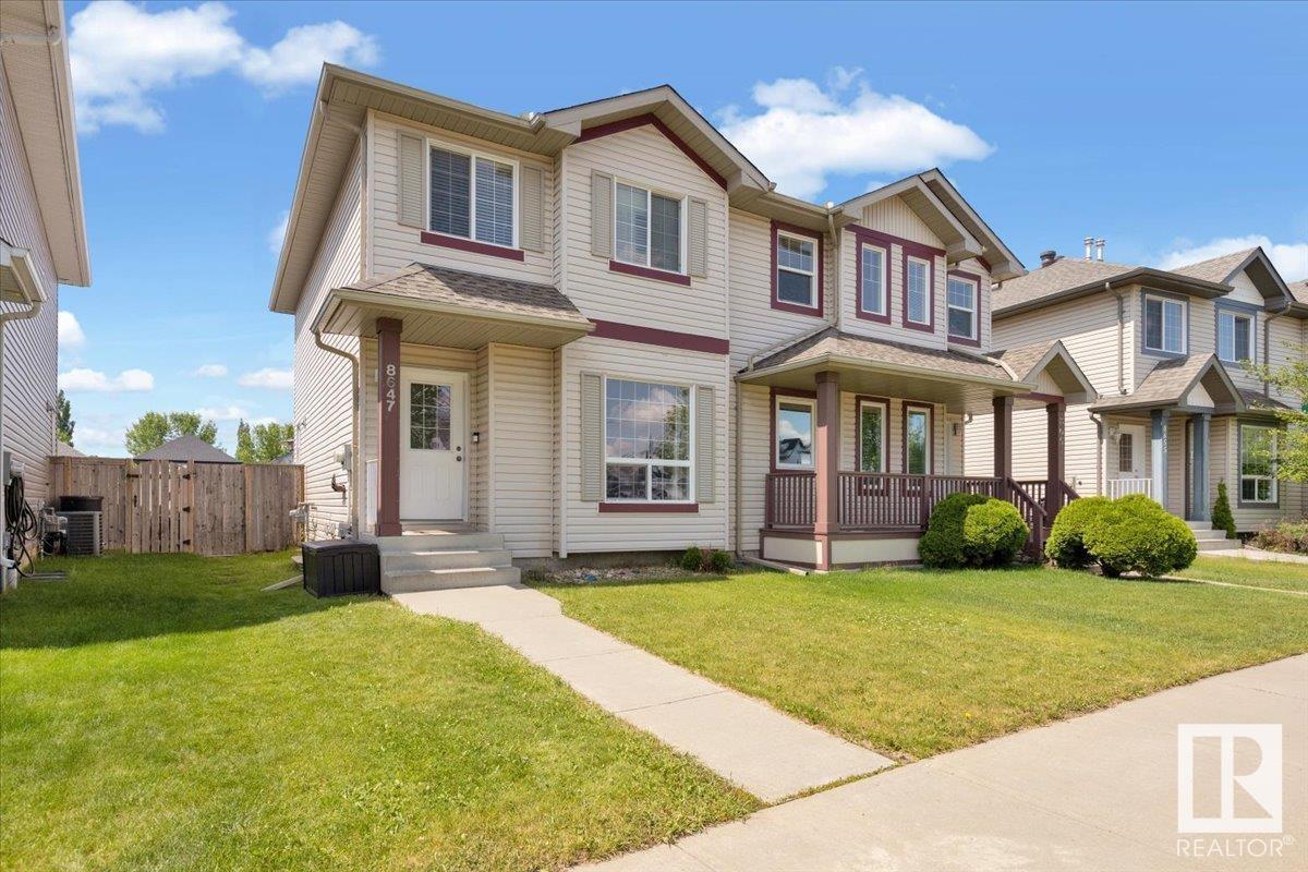 Photo 2 of 8647 173 Av Nw, Edmonton AB