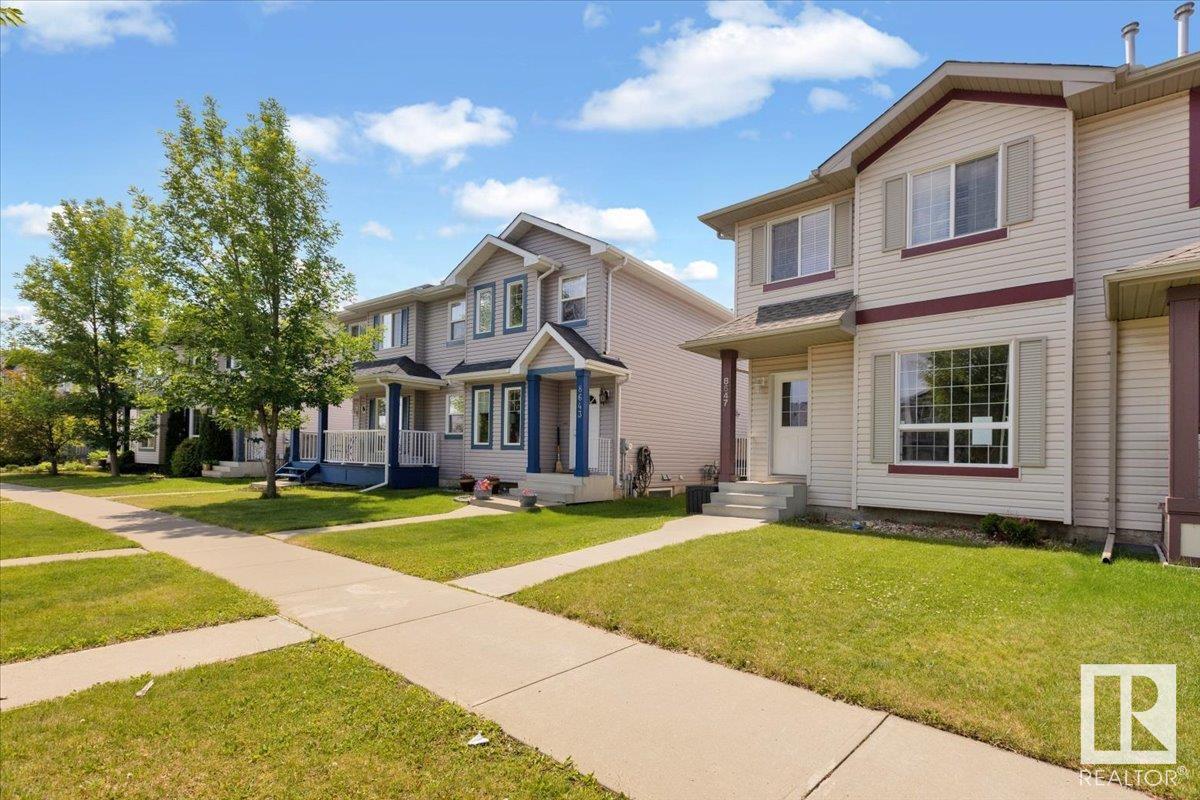 Photo 3 of 8647 173 Av Nw, Edmonton AB
