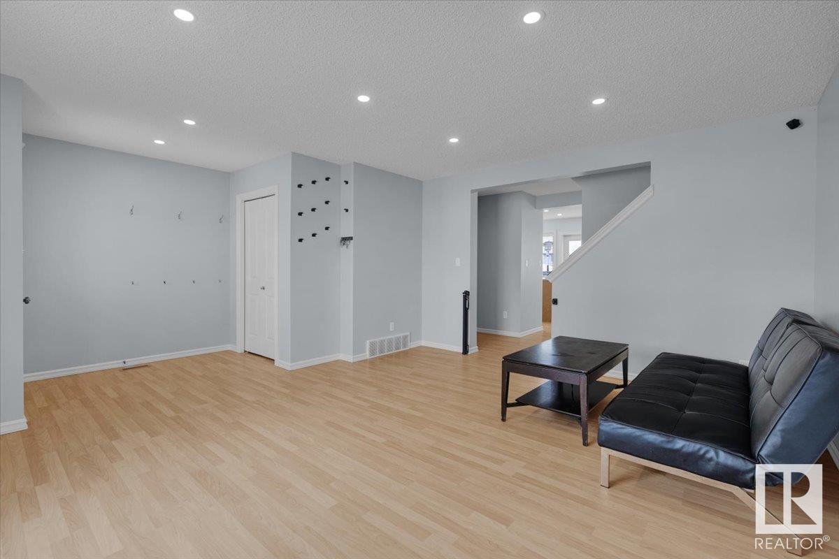 Photo 8 of 8647 173 Av Nw, Edmonton AB