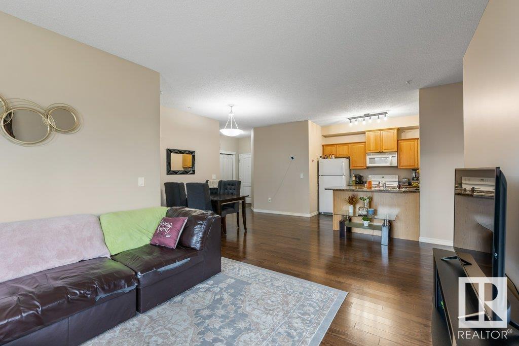 Photo 9 of 135 16807 100 Av Nw, Edmonton AB