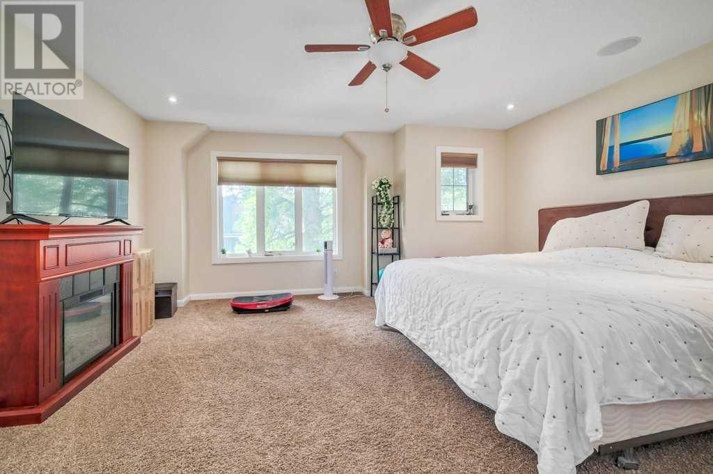 Photo 13 of 7418 36 Avenue Nw, Calgary AB