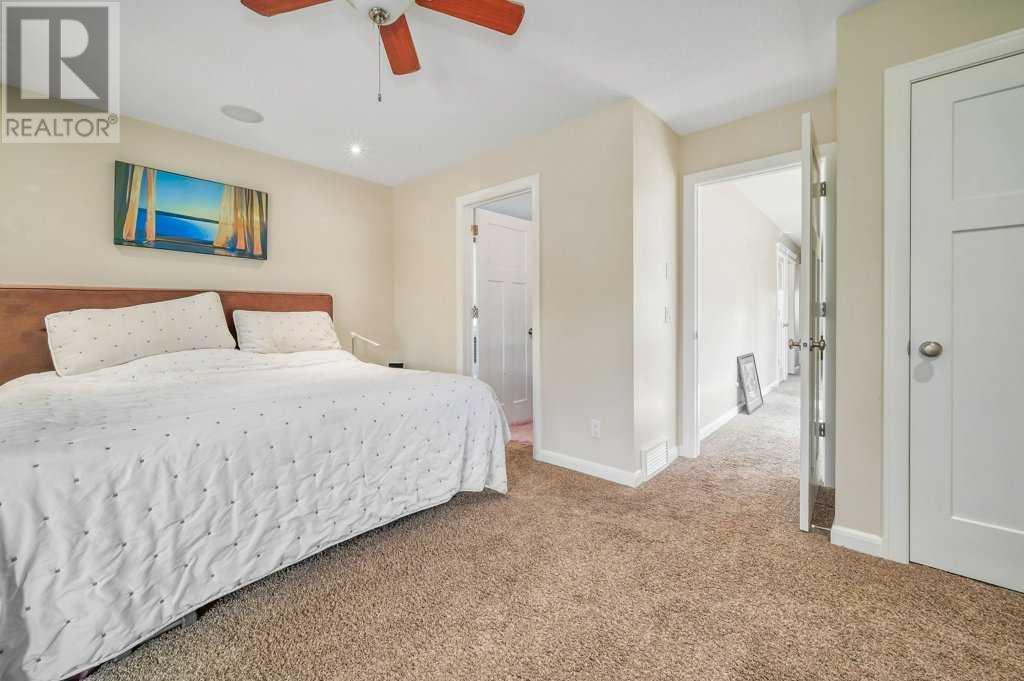 Photo 16 of 7418 36 Avenue Nw, Calgary AB