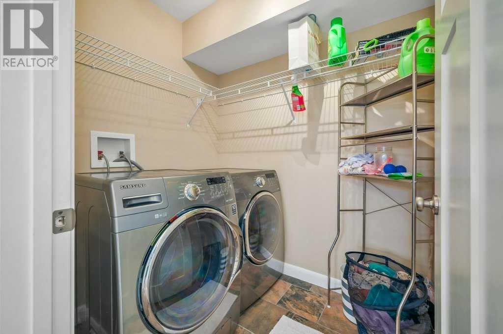 Photo 17 of 7418 36 Avenue Nw, Calgary AB