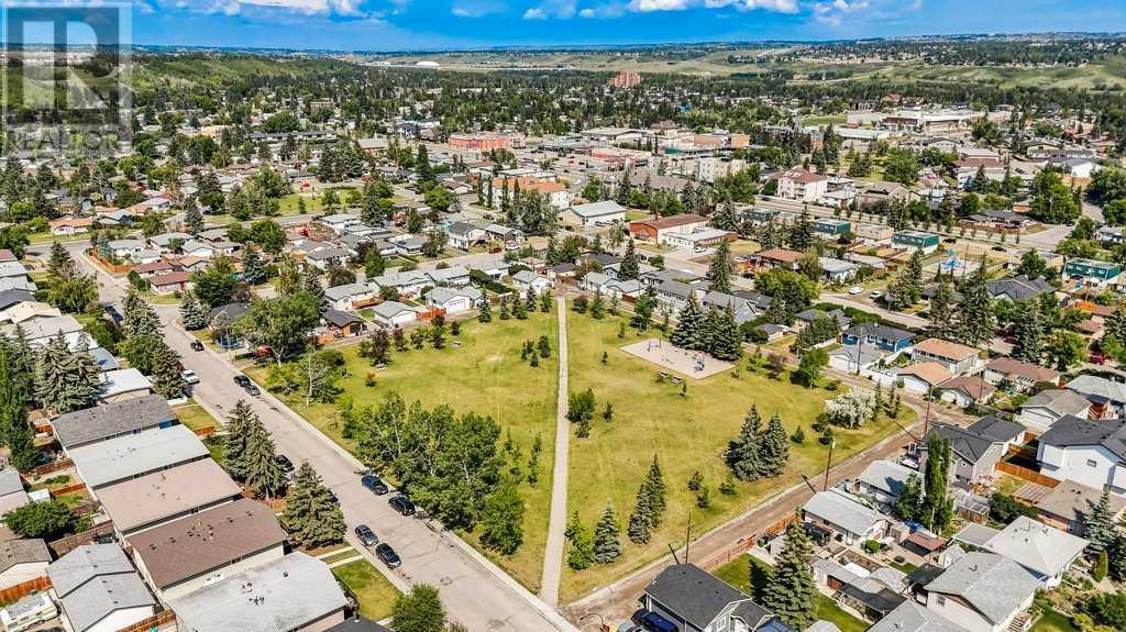 Photo 33 of 7418 36 Avenue Nw, Calgary AB