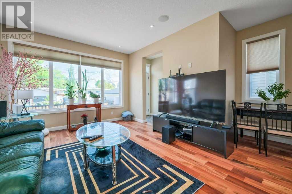 Photo 28 of 7418 36 Avenue Nw, Calgary AB