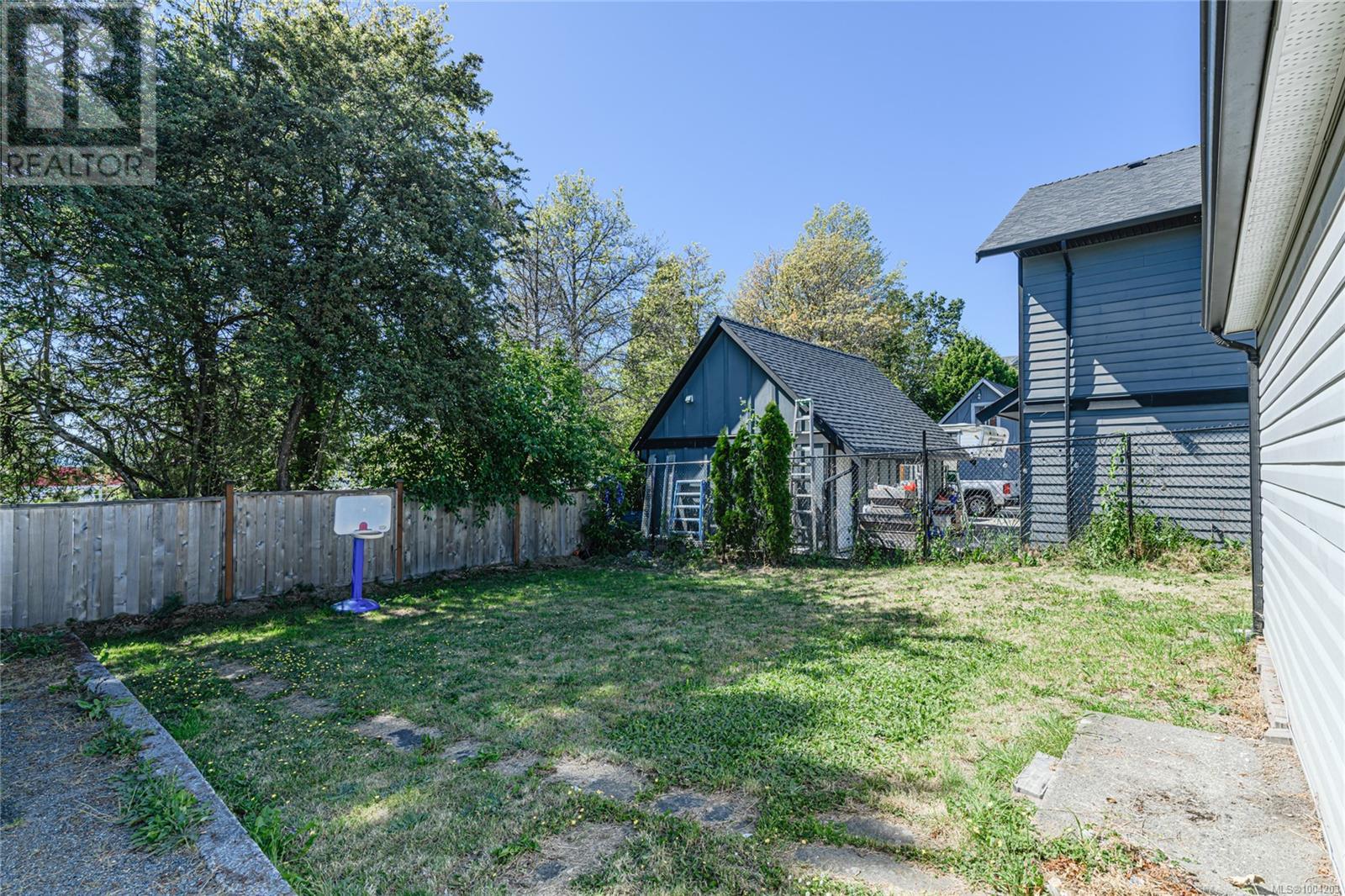 Single Family House for Sale in  Alder St Victoria 