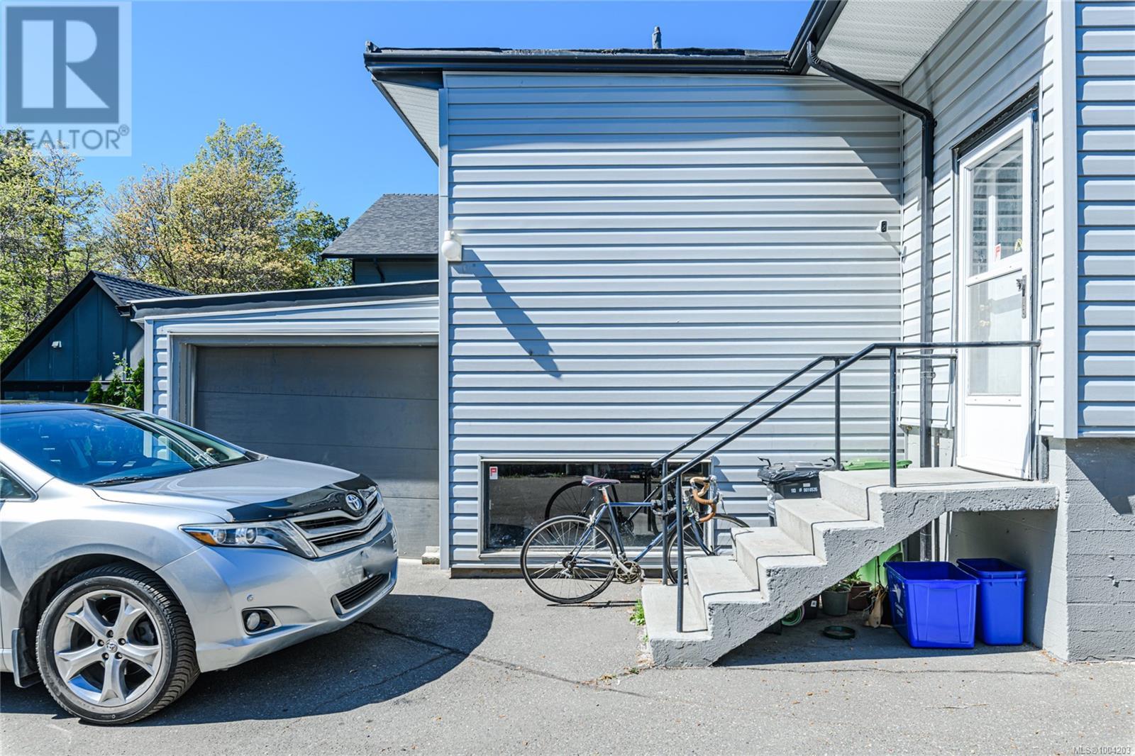 Single Family House for Sale in  Alder St Victoria 