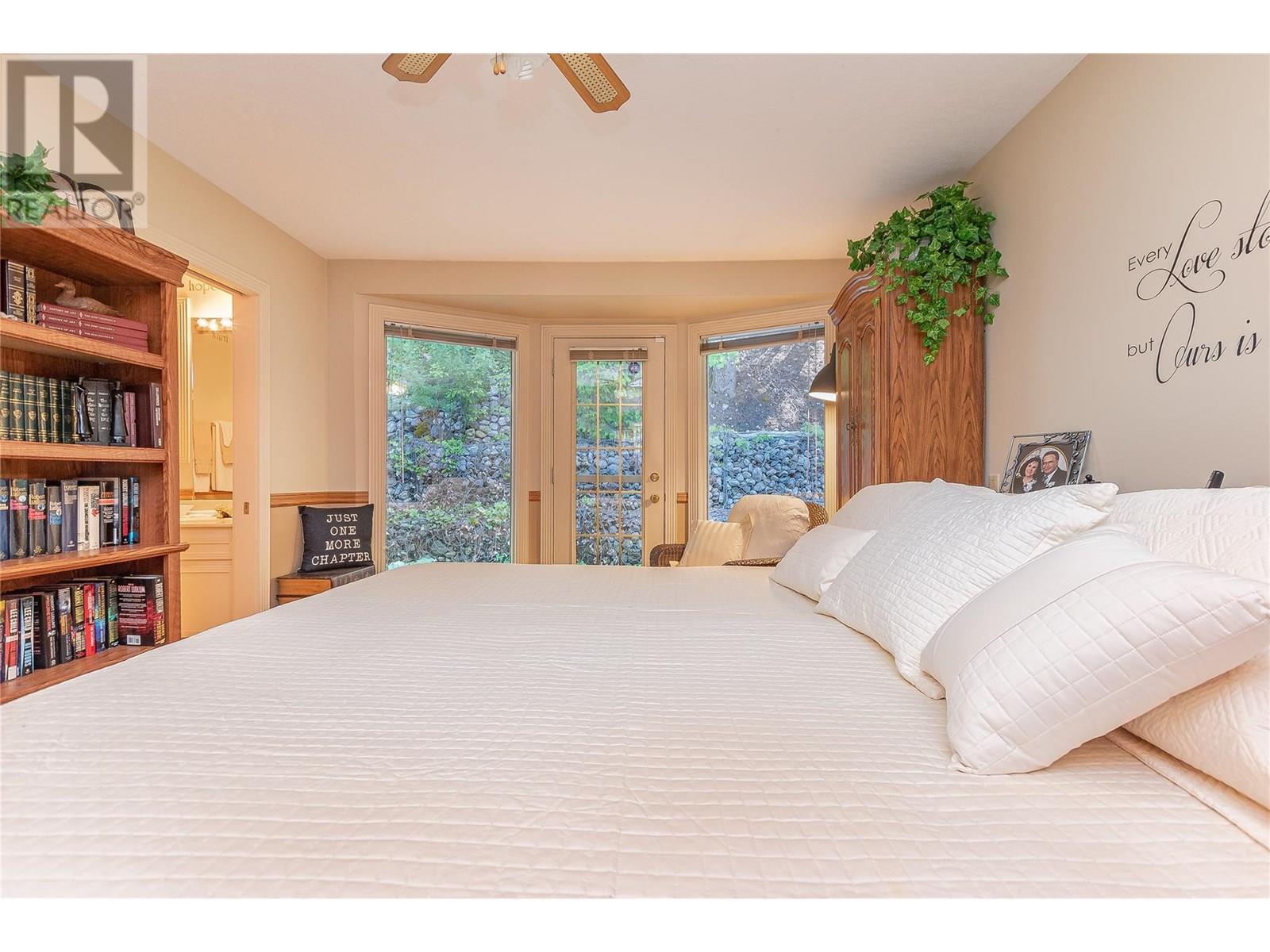 9178 Clancy Frontage Road, Mara