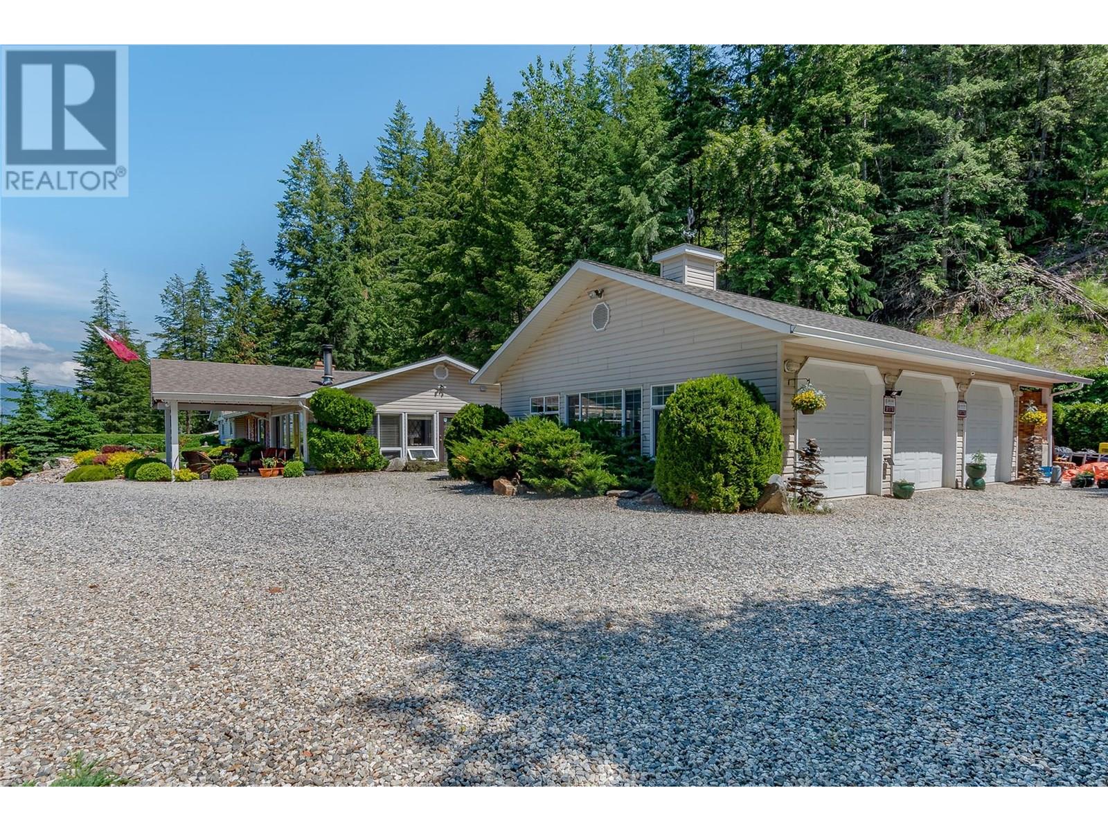 9178 Clancy Frontage Road, Mara