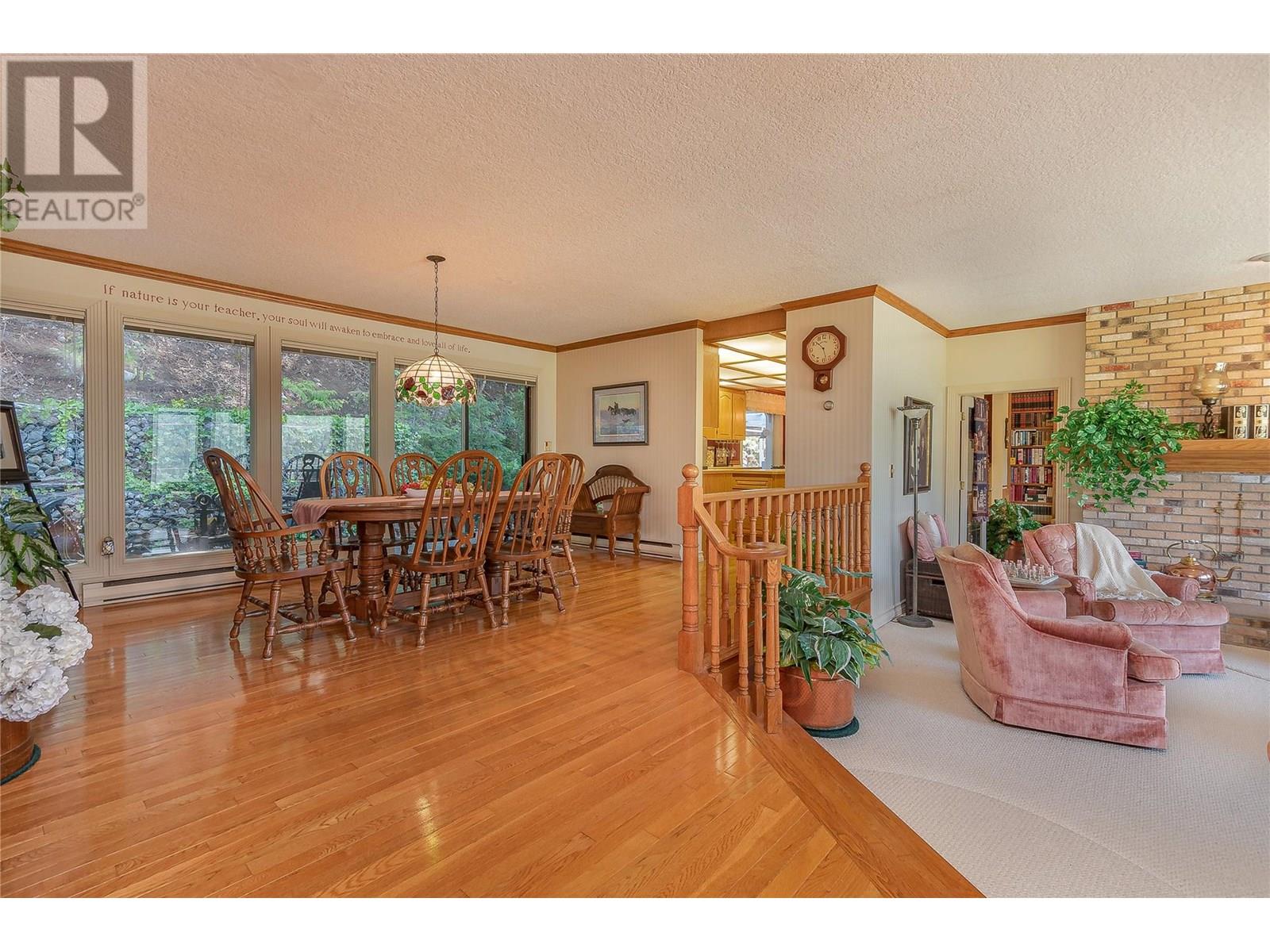 9178 Clancy Frontage Road, Mara