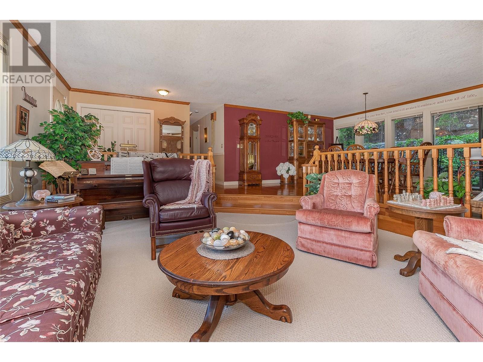 9178 Clancy Frontage Road, Mara