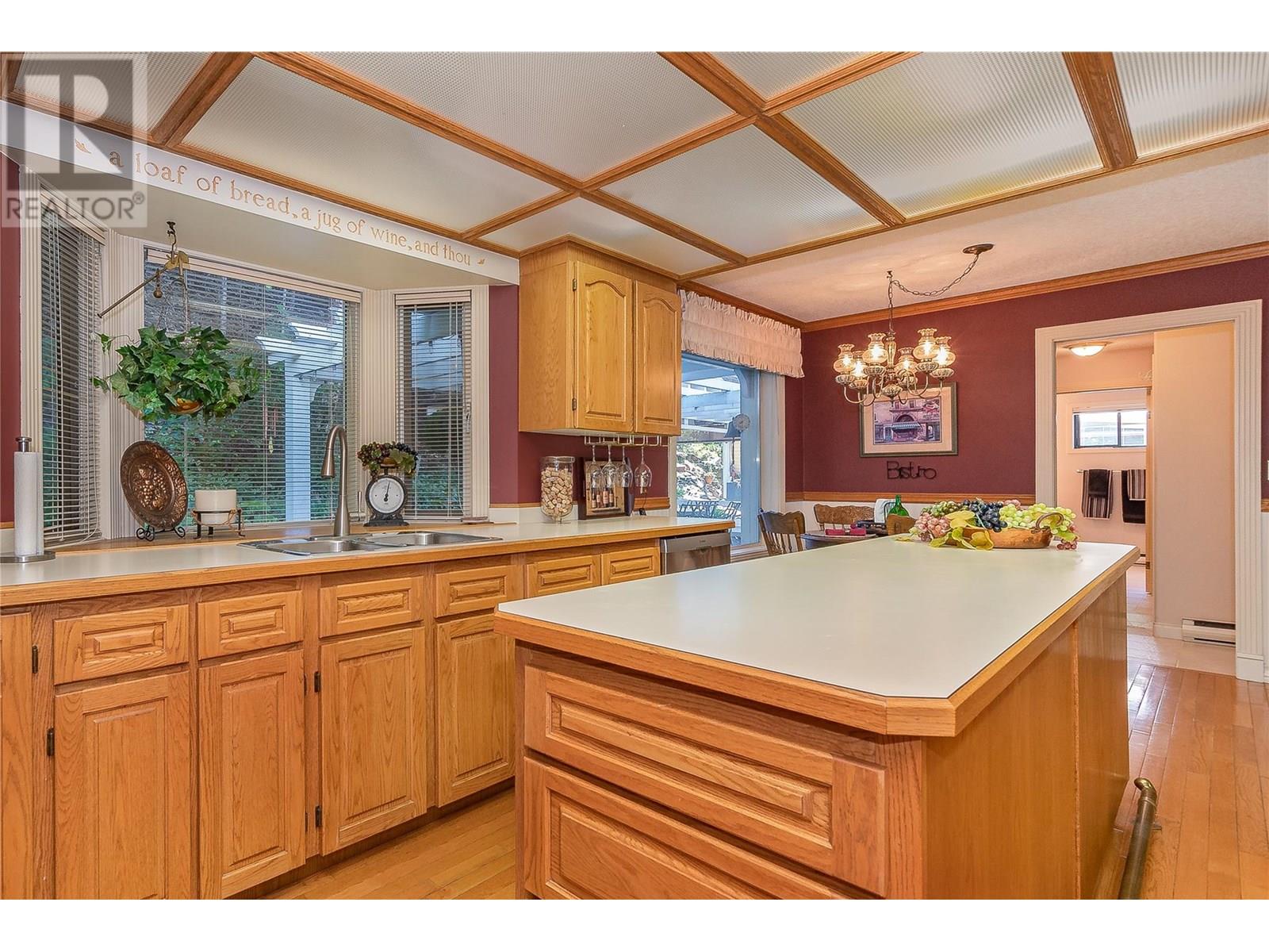 9178 Clancy Frontage Road, Mara