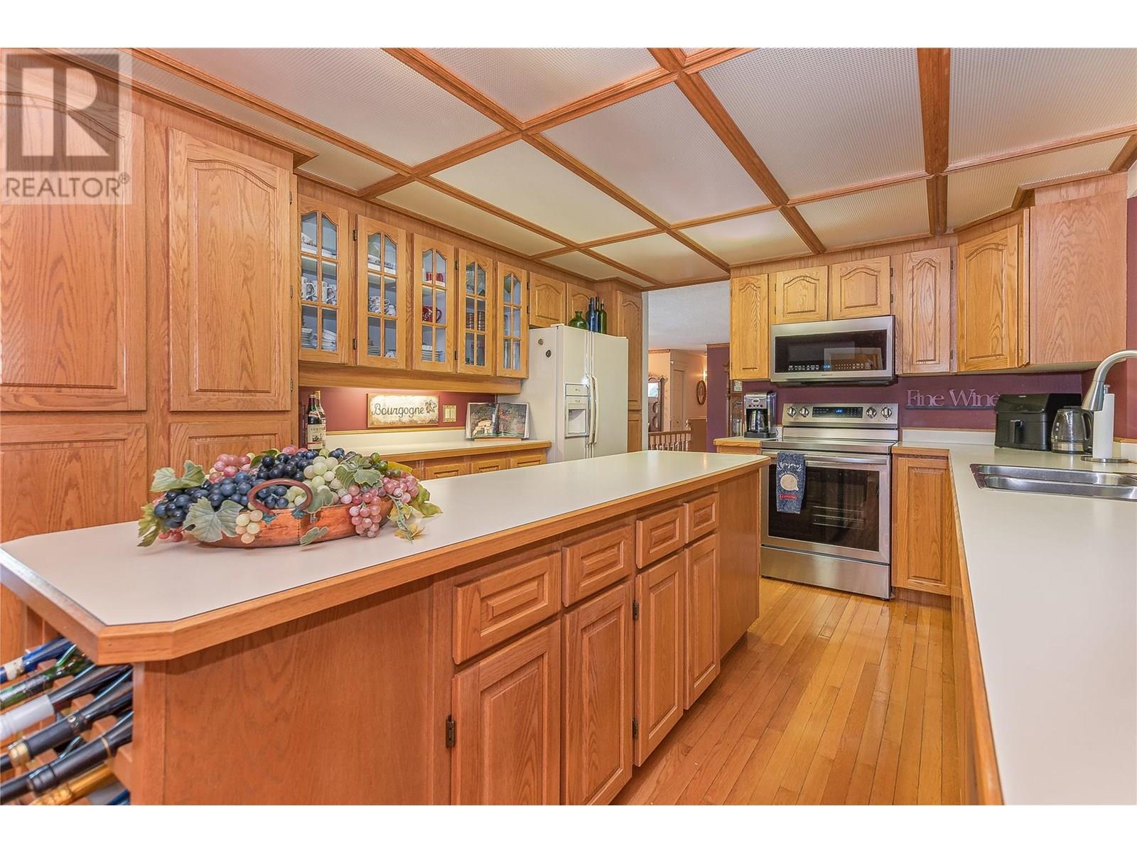 9178 Clancy Frontage Road, Mara