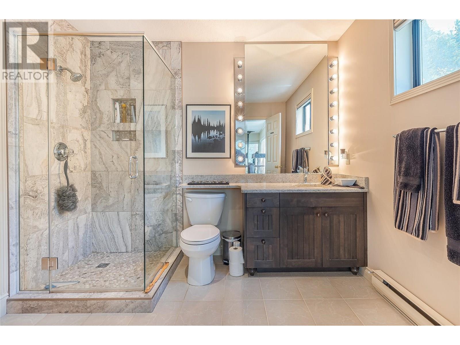 9178 Clancy Frontage Road, Mara