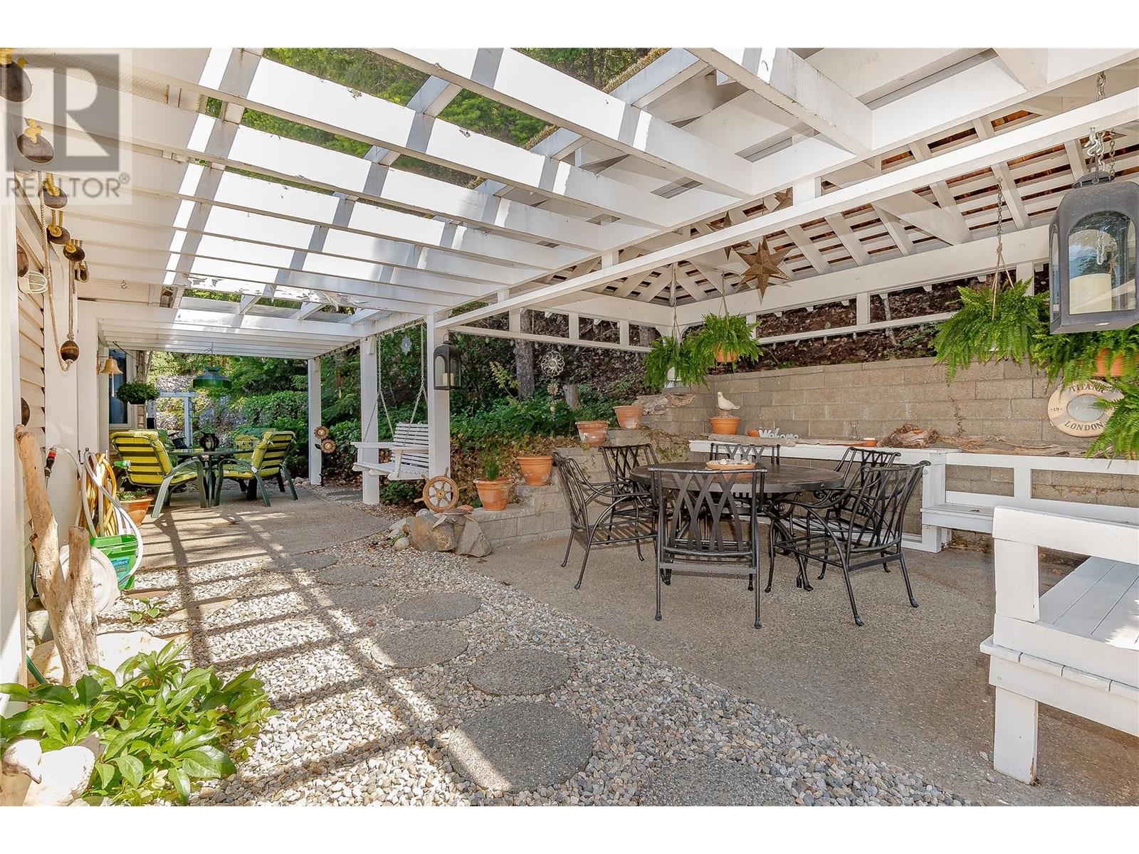9178 Clancy Frontage Road, Mara