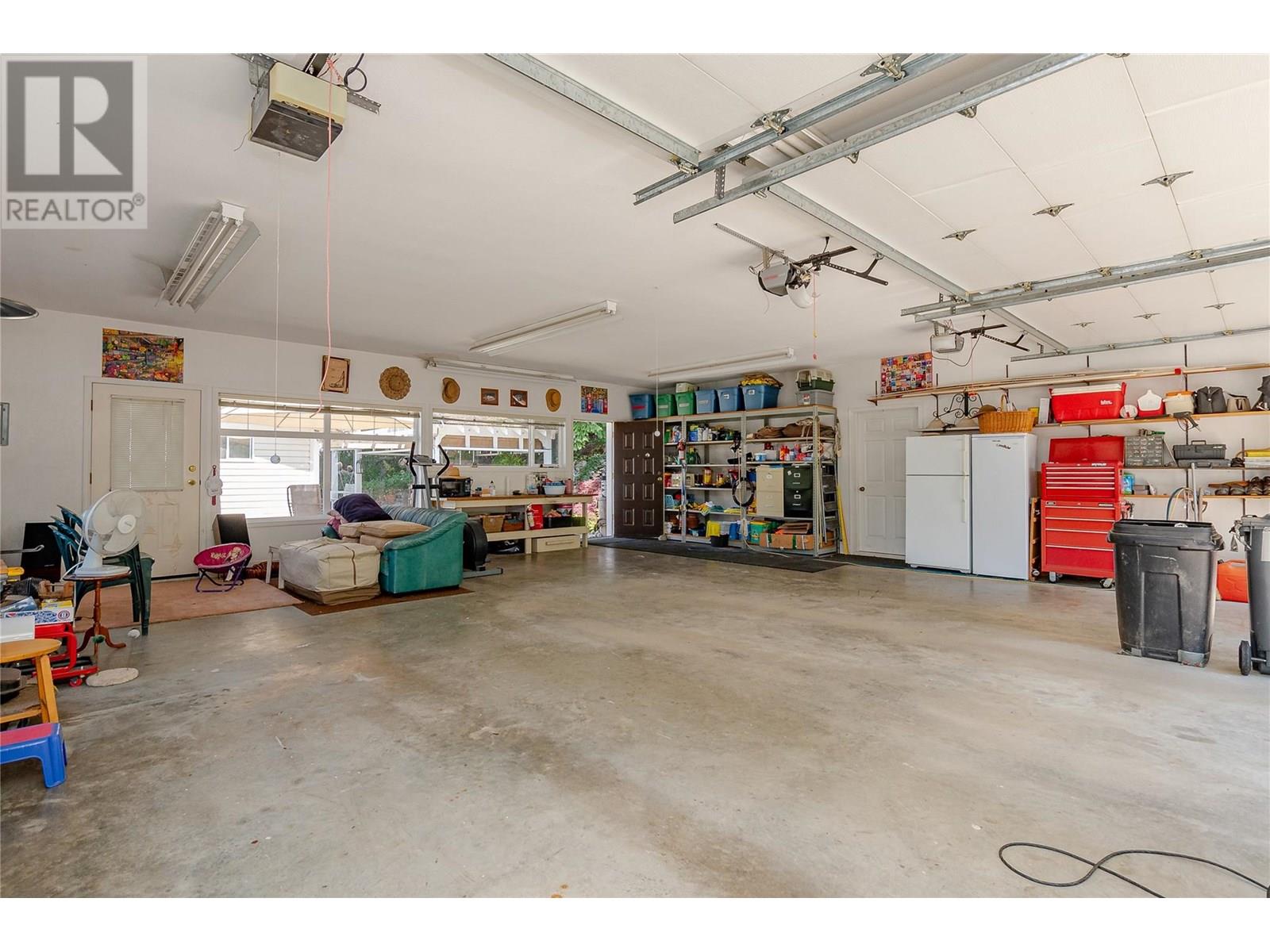 9178 Clancy Frontage Road, Mara