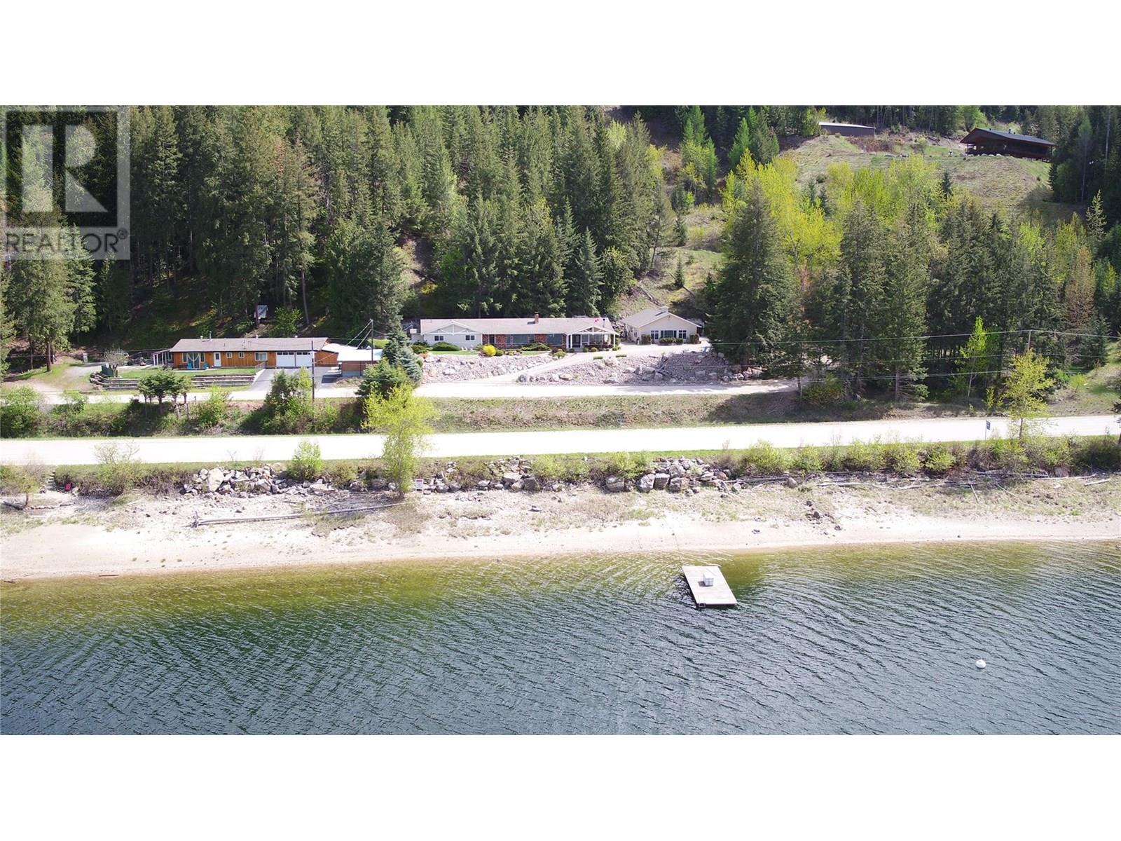 9178 Clancy Frontage Road, Mara