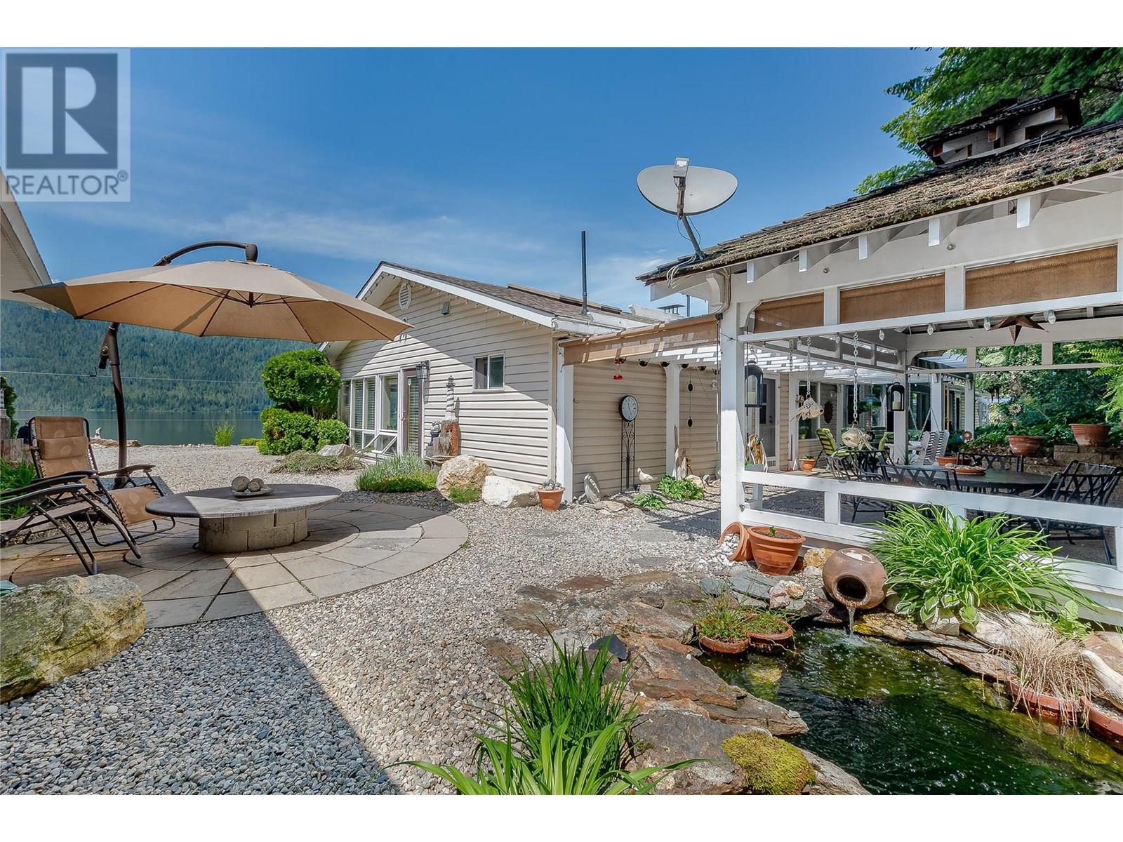 9178 Clancy Frontage Road, Mara