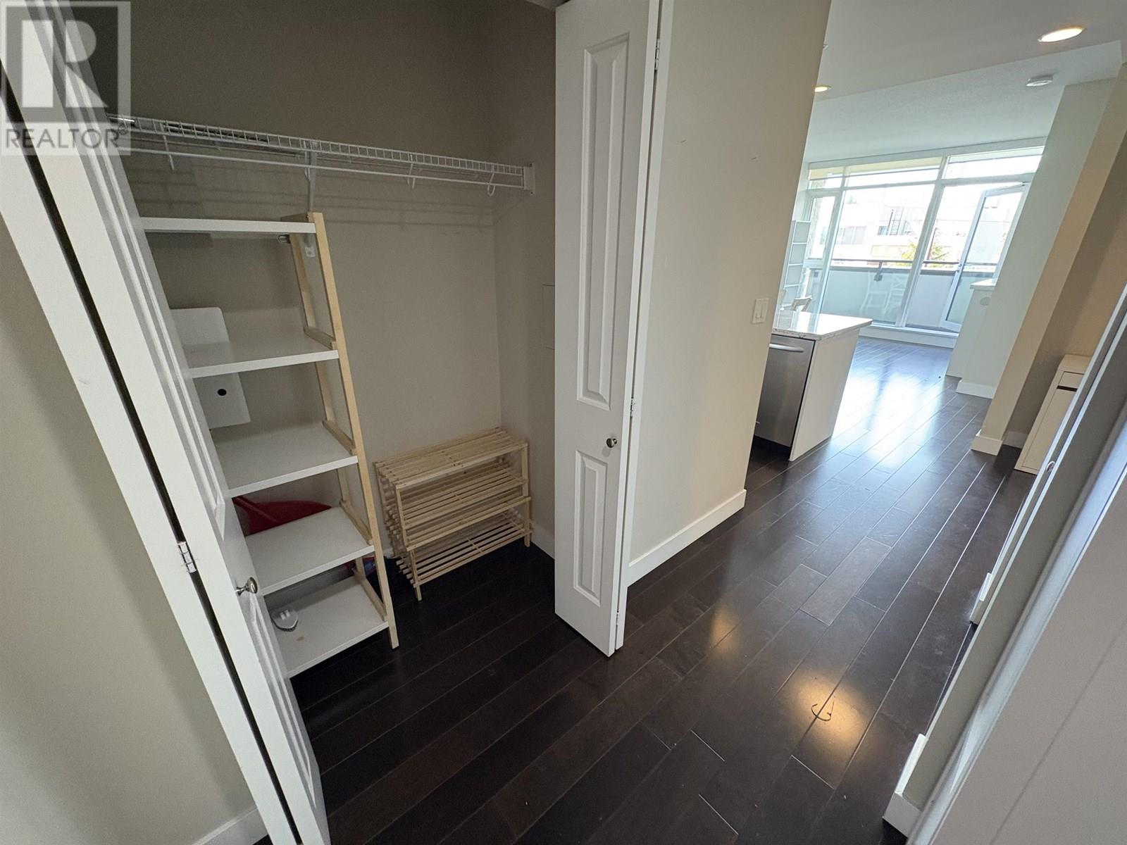 212 5665 TEREDO STREET, Sechelt