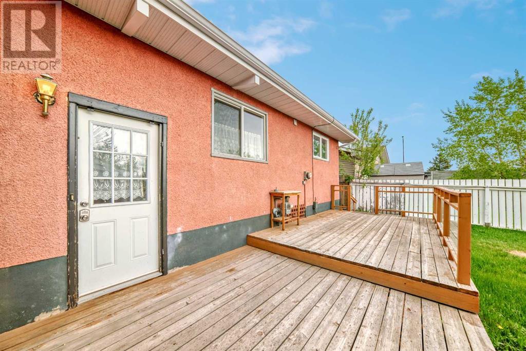 Single Family House Bungalow for Sale in  Bracebridge Crescent SW Braeside Calgary 