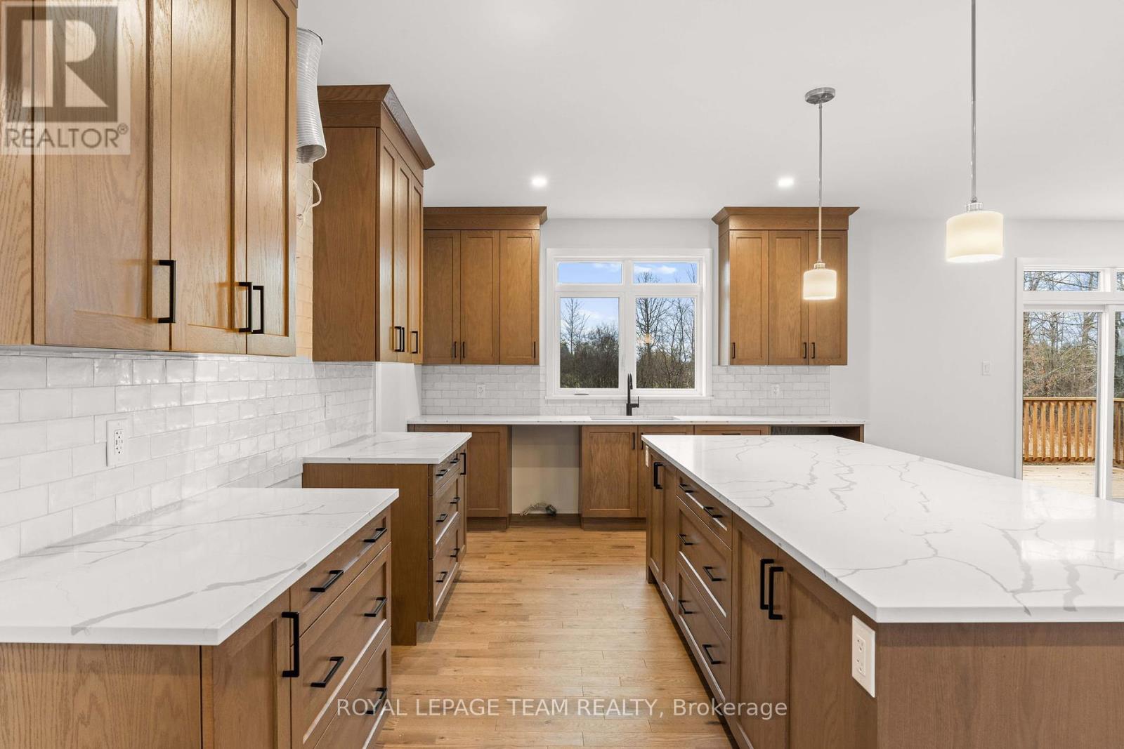 Photo 34 of 71 Hogan Drive, Mcnab Braeside ON