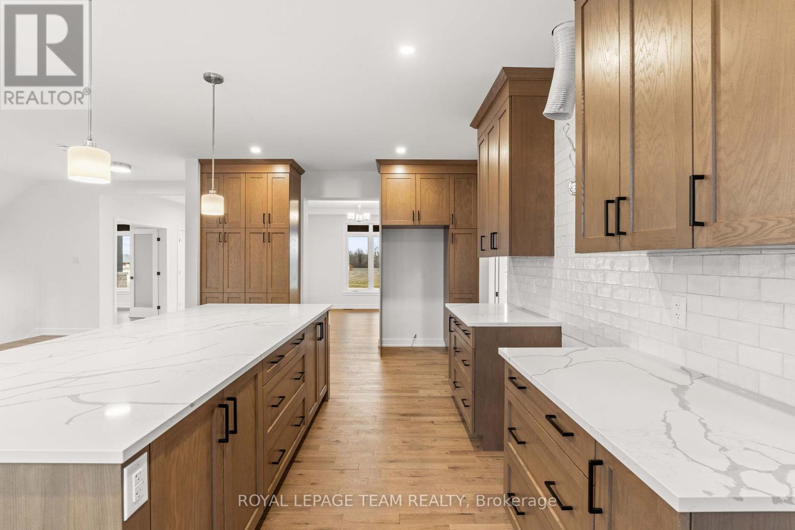 Photo 2 of 71 Hogan Drive, Mcnab Braeside ON