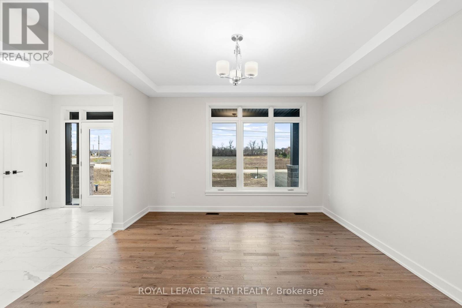 Photo 40 of 71 Hogan Drive, Mcnab Braeside ON