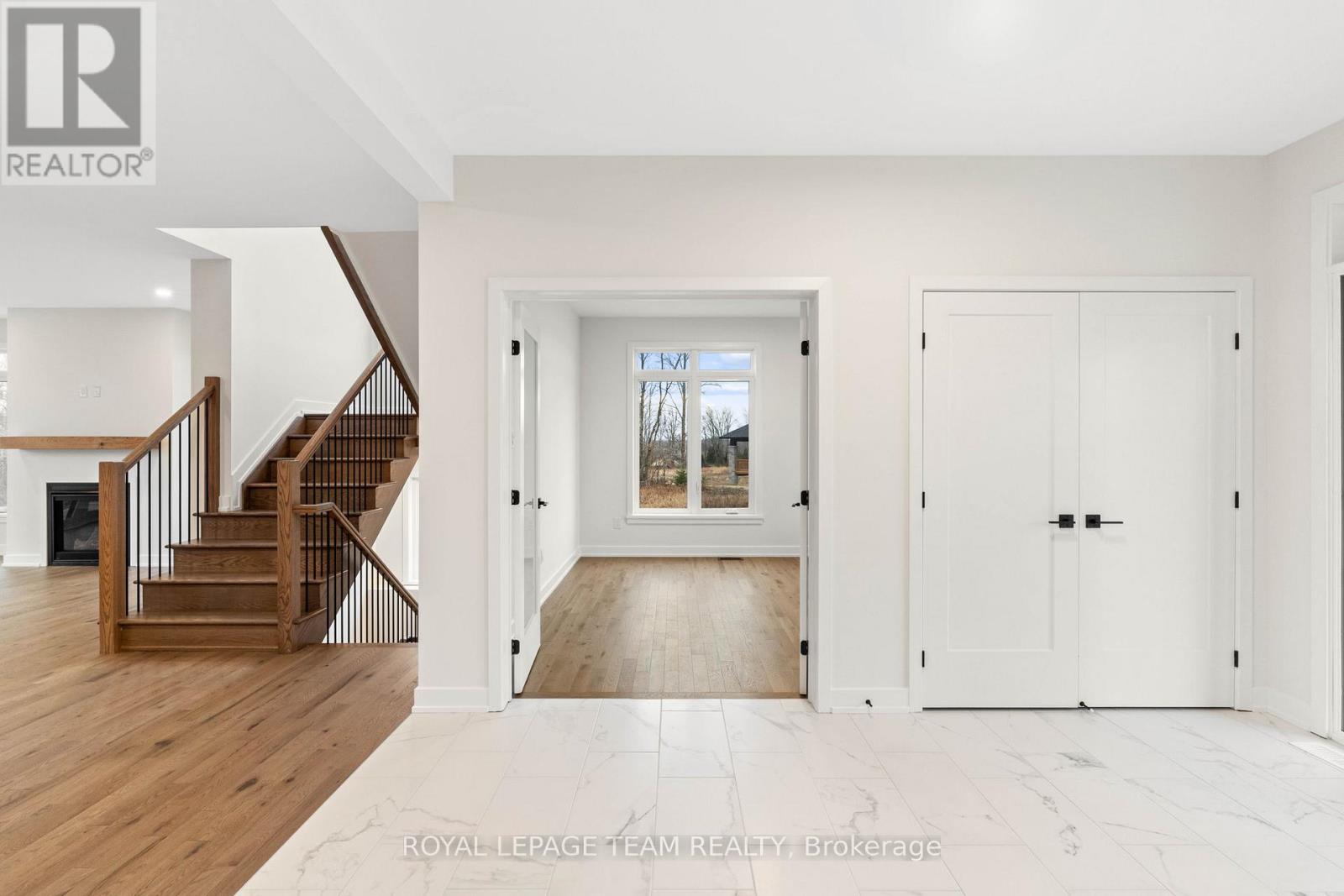 Photo 41 of 71 Hogan Drive, Mcnab Braeside ON