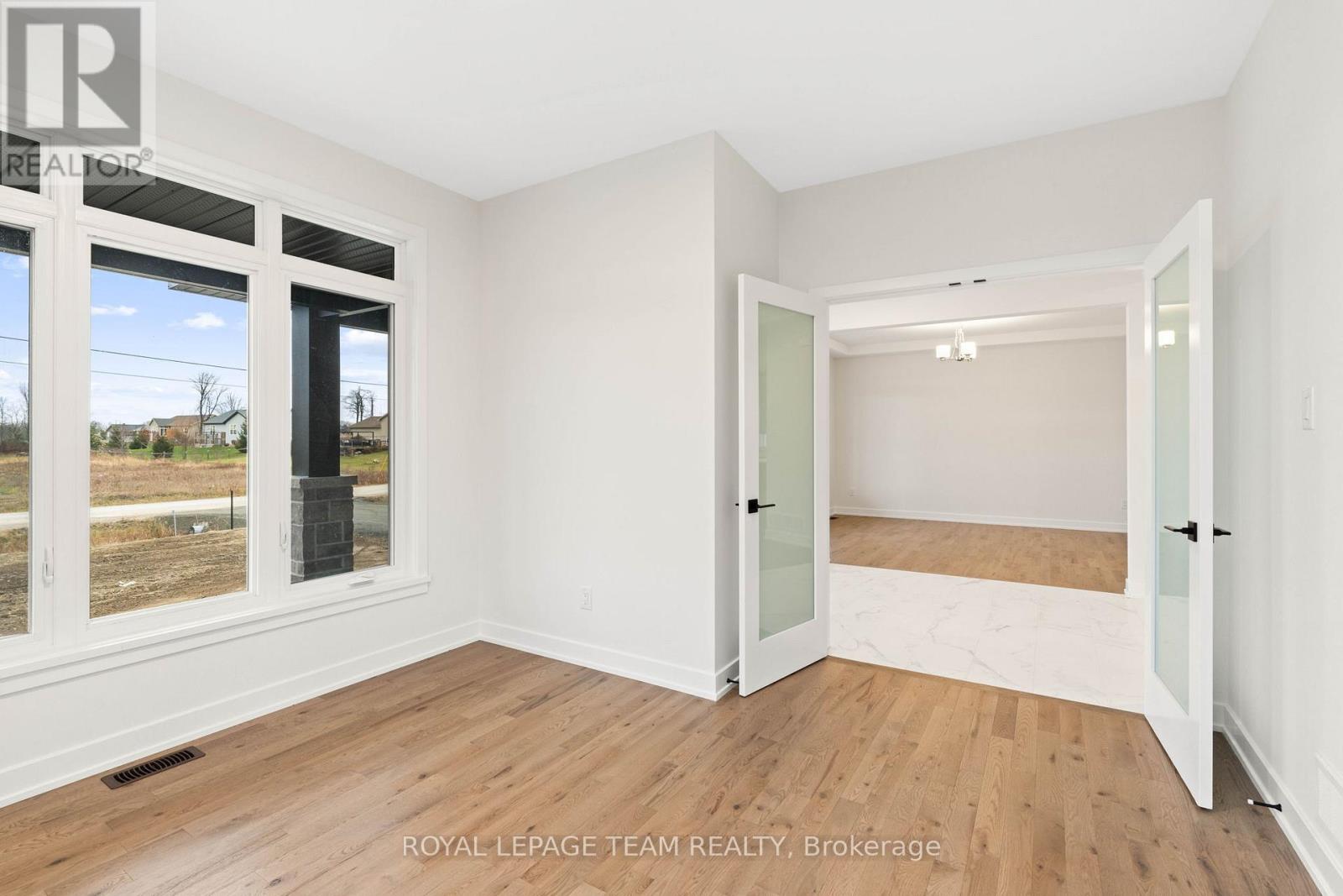 Photo 22 of 71 Hogan Drive, Mcnab Braeside ON