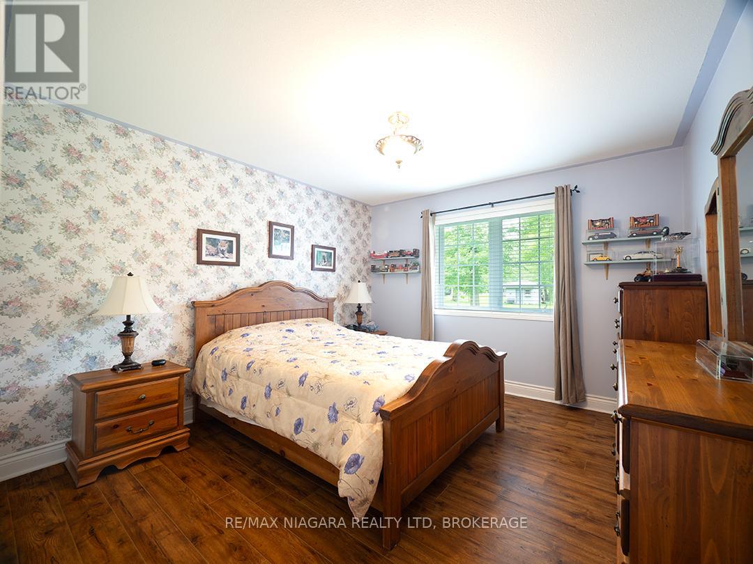 Photo 15 of 633 Wyldewood Road, Port Colborne ON