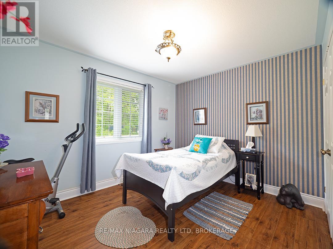 Photo 24 of 633 Wyldewood Road, Port Colborne ON