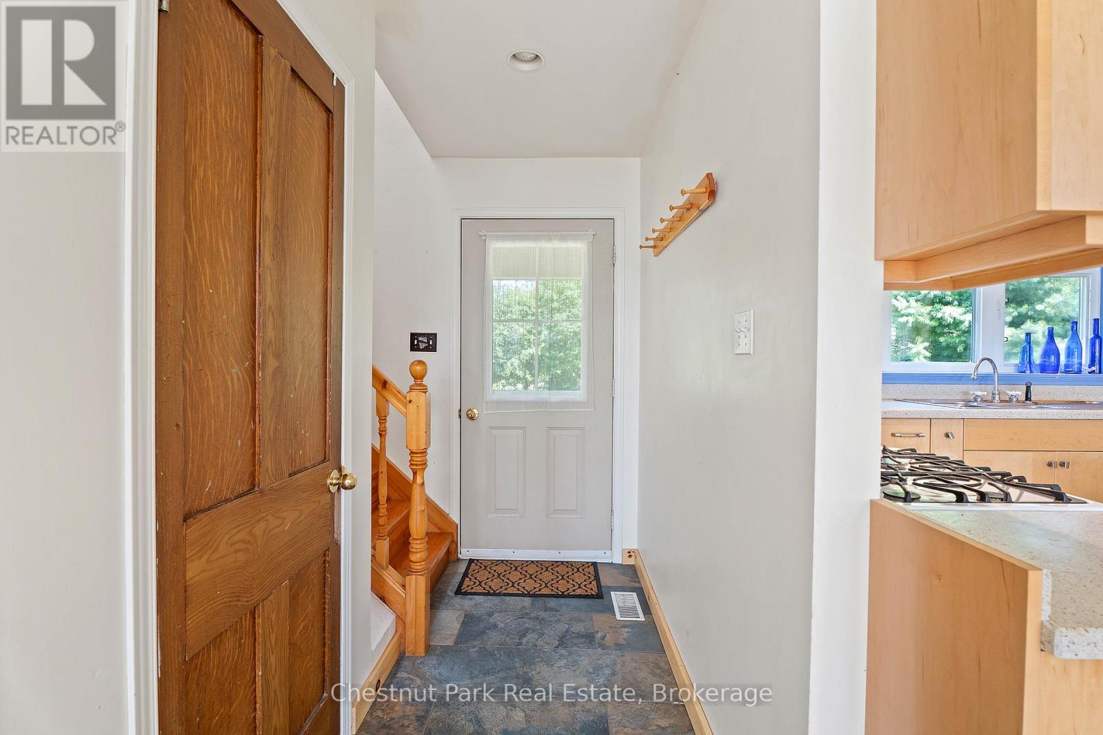 Photo 13 of 1 5 Barrie Street, Sundridge ON