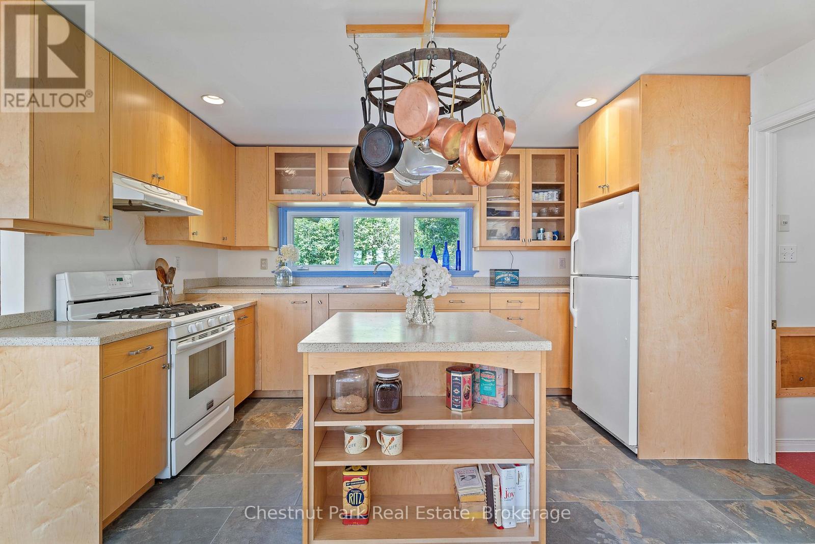 Photo 23 of 1 5 Barrie Street, Sundridge ON