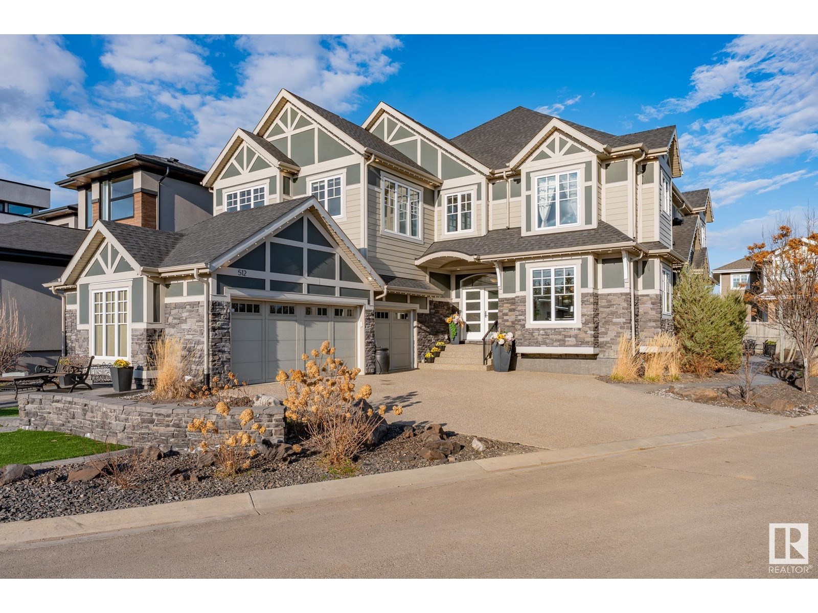 Photo 1 of 512 Hillcrest Point Nw, Edmonton AB