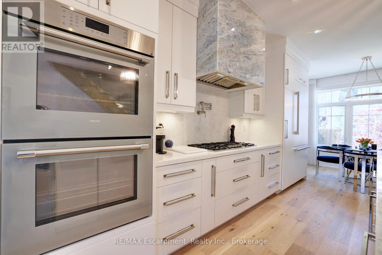 Photo 6 of 4 2134 New Street, Burlington ON